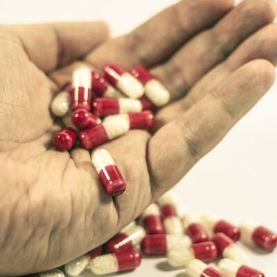 medicines, bow, cold, dose, illness, pharmacy, pharmacologist, pharmacological, placebo, prescription, heal, healthy, sick, medical, pills, get sick, overdose, hand, drug addict